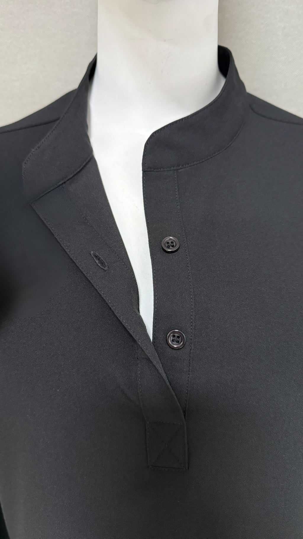 Classic Modest Scrub Top- Black